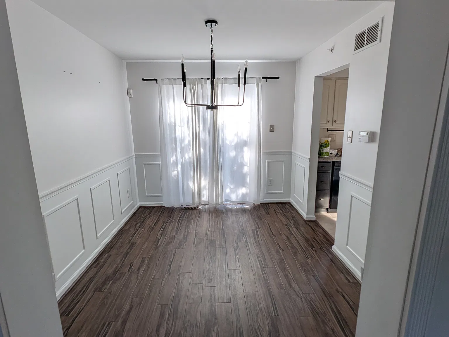 2 bed, 1305 sqft, $2,400 — Photo 3