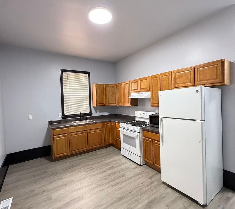 1st image of 85 Ward St APT 1