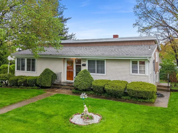 416 Kathleen Dr, Endwell, NY 13760