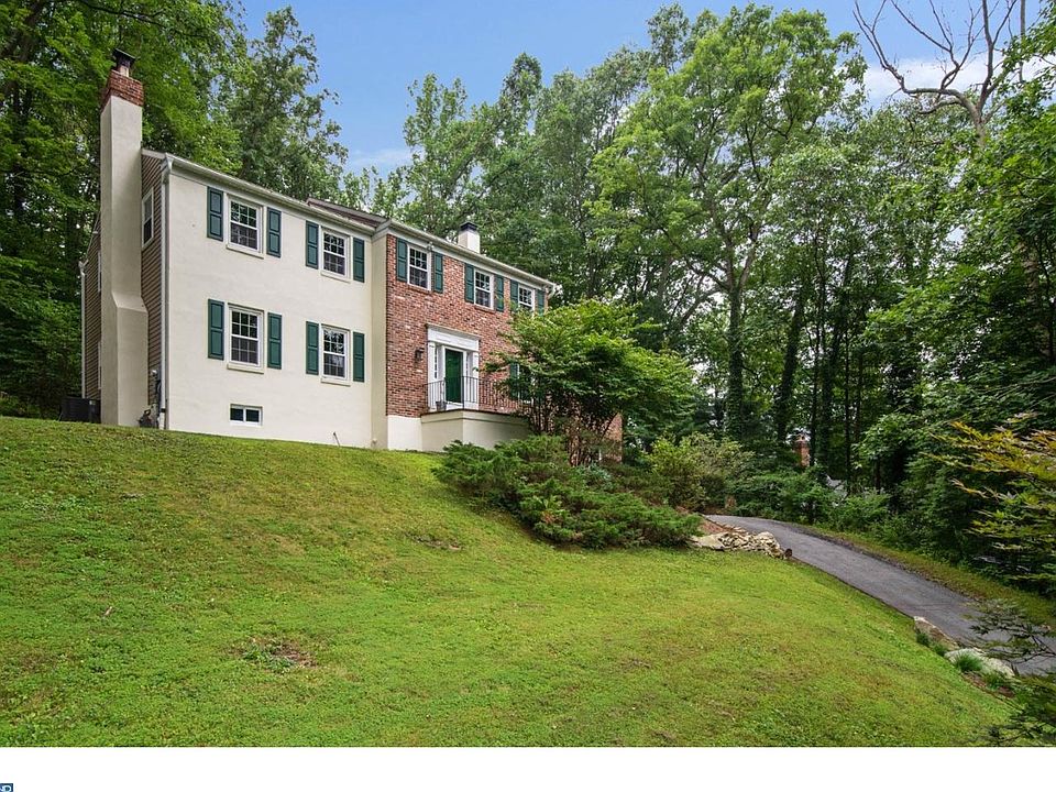 1st image of 350 N Woodmont Dr