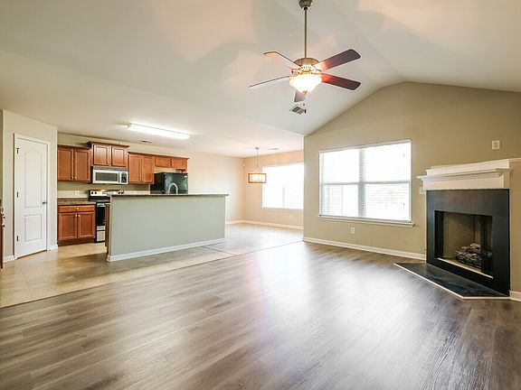 5th image of 315 Meadow Vista Ln