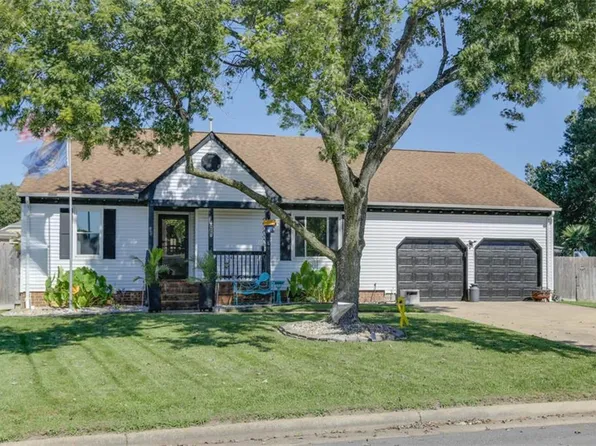 1337 Mozart Dr, Virginia Beach, VA 23454