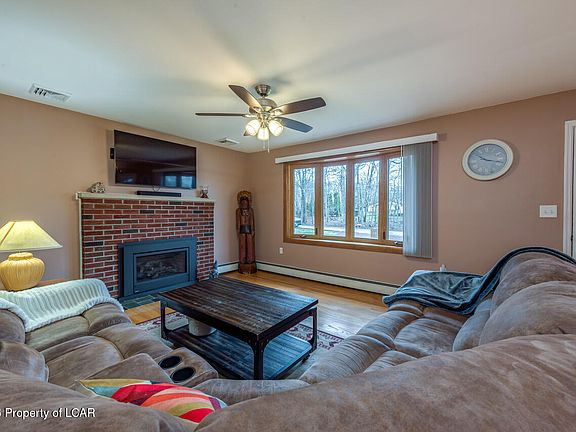 3rd image of 33 Balsam Rd