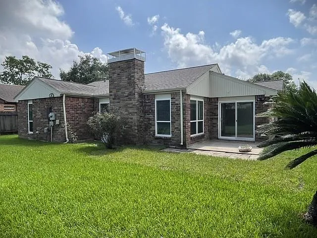15523 Pensgate St — Photo 28