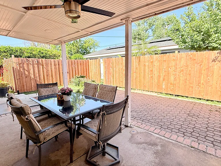 7720 Lubao Ave — Photo 11
