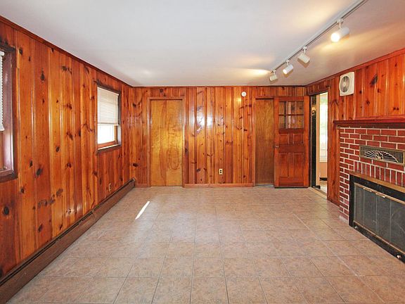 4th image of 929 Cherry Tree Rd