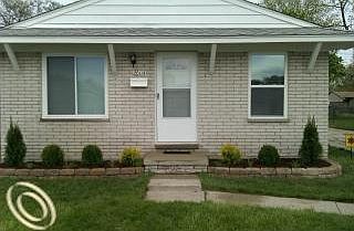 1st image of 26114 Groveland St