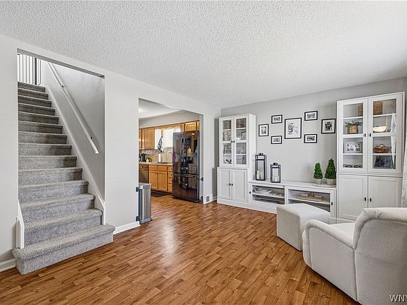 5th image of 253 Floradale Ave