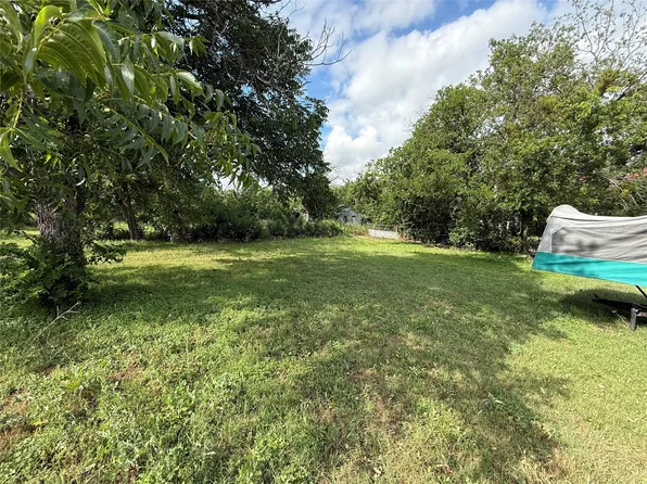 801 1/2 E Walcott Ave, Comanche, TX 76442
