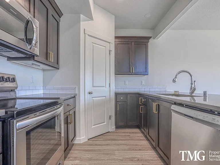 6853 N Montgomery Cir — Photo 12