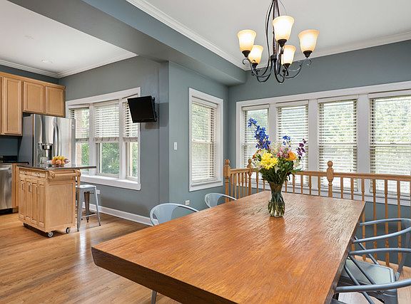 3rd image of 4043 N Southport Ave #1