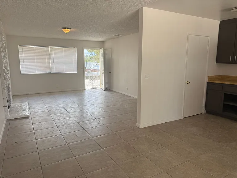 15991 N Culver Rd — Photo 10