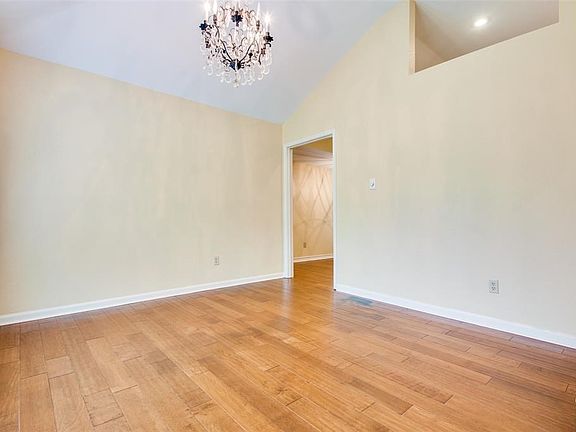 2nd image of 1513 Winter Park Ln