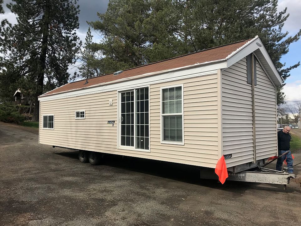 1st image of 605 NW Fisk St Trailer 33