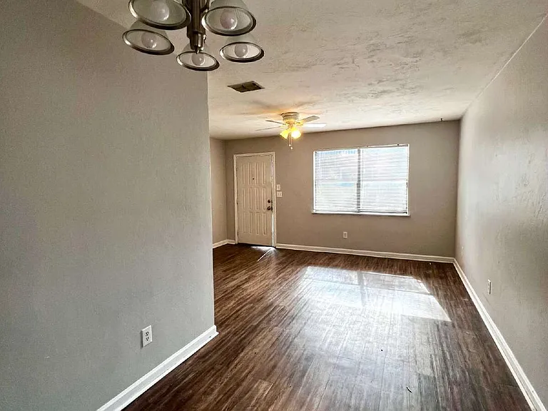 301 Dixie Dr #H2 — Photo 5