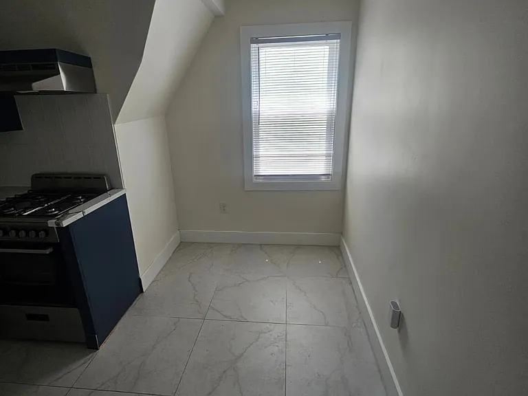 870 S 16th St #3 — Photo 3