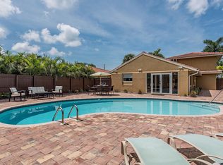10940 Vanderbilt Dr, Naples, FL 34108