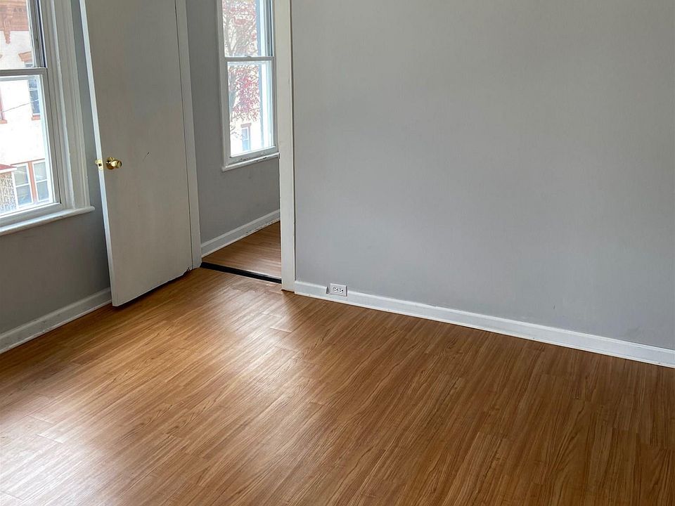 317 2nd St. 3 Apartments Troy, NY Zillow