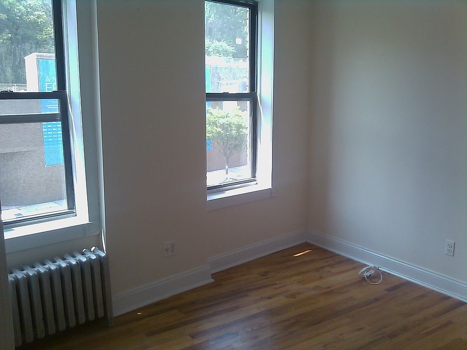 2nd image of 306 W 46th St