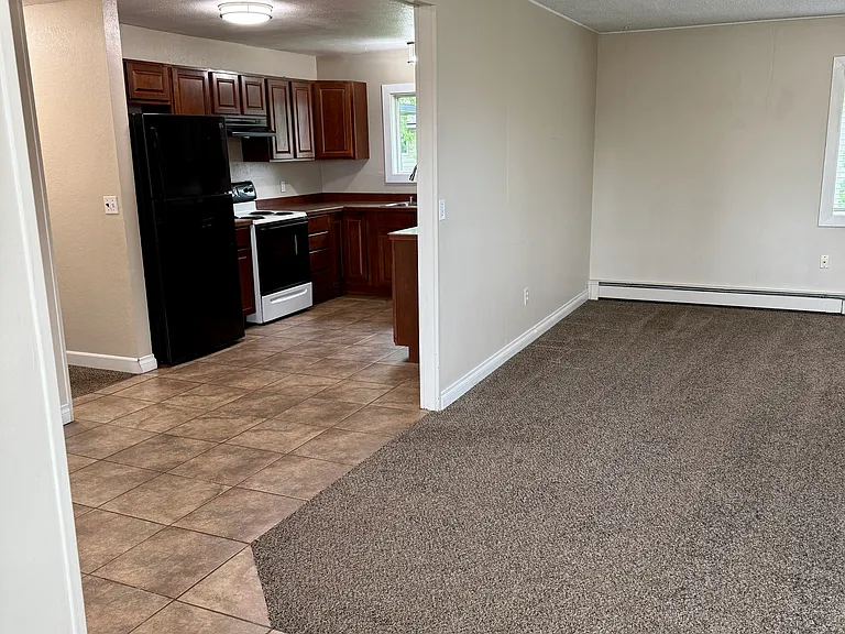 400 Dailey Ave #8 — Photo 2