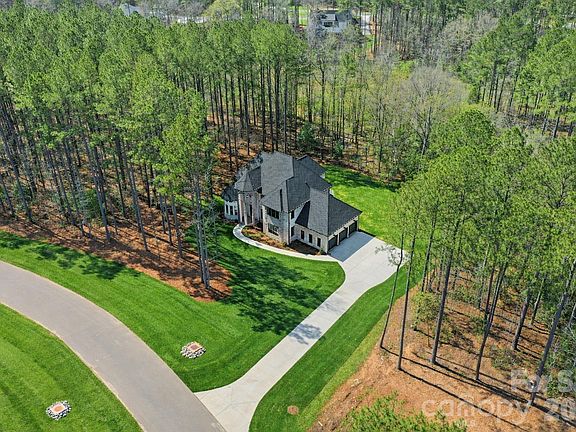 3rd image of 6405 Chimney Bluff Rd