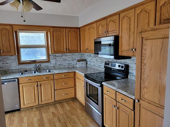 3rd image of 1312 Mayfair Dr