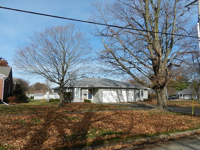 1st image of 695 E 2nd St #0