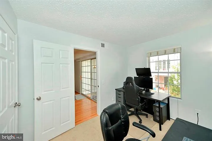 109 Fort Evans Rd SE #C — Photo 12