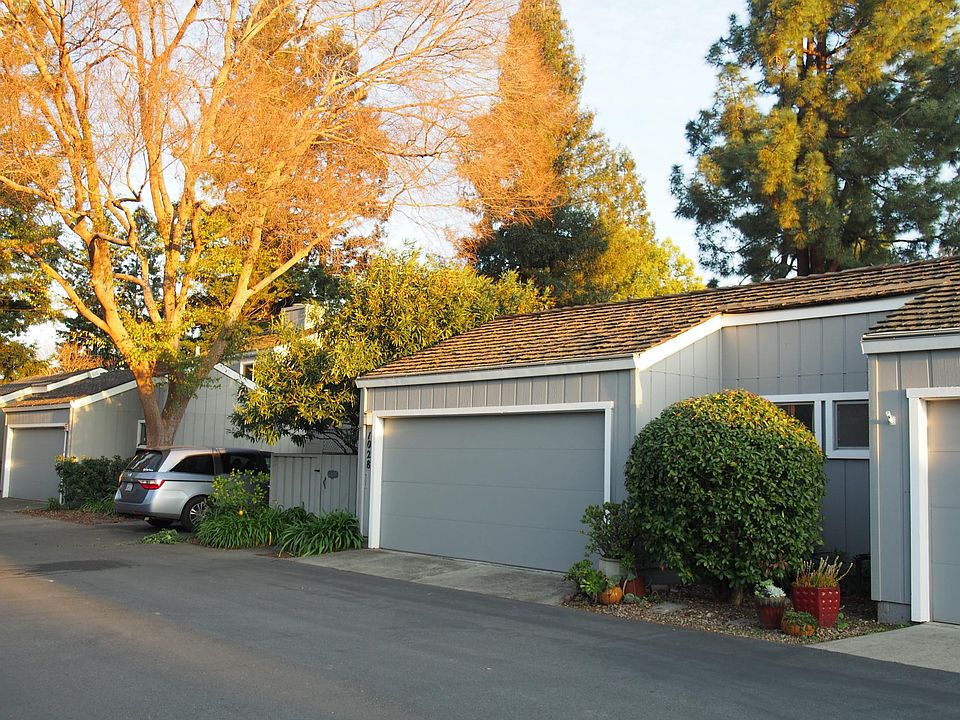 1st image of 1028 Cumberland Pl