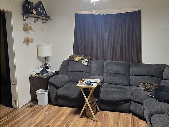 2nd image of 212 E Miller Ave