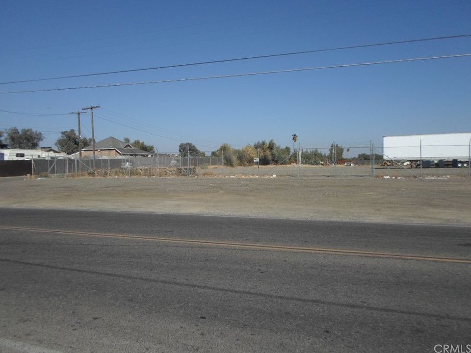 1st image of 3282 N Marks Ave