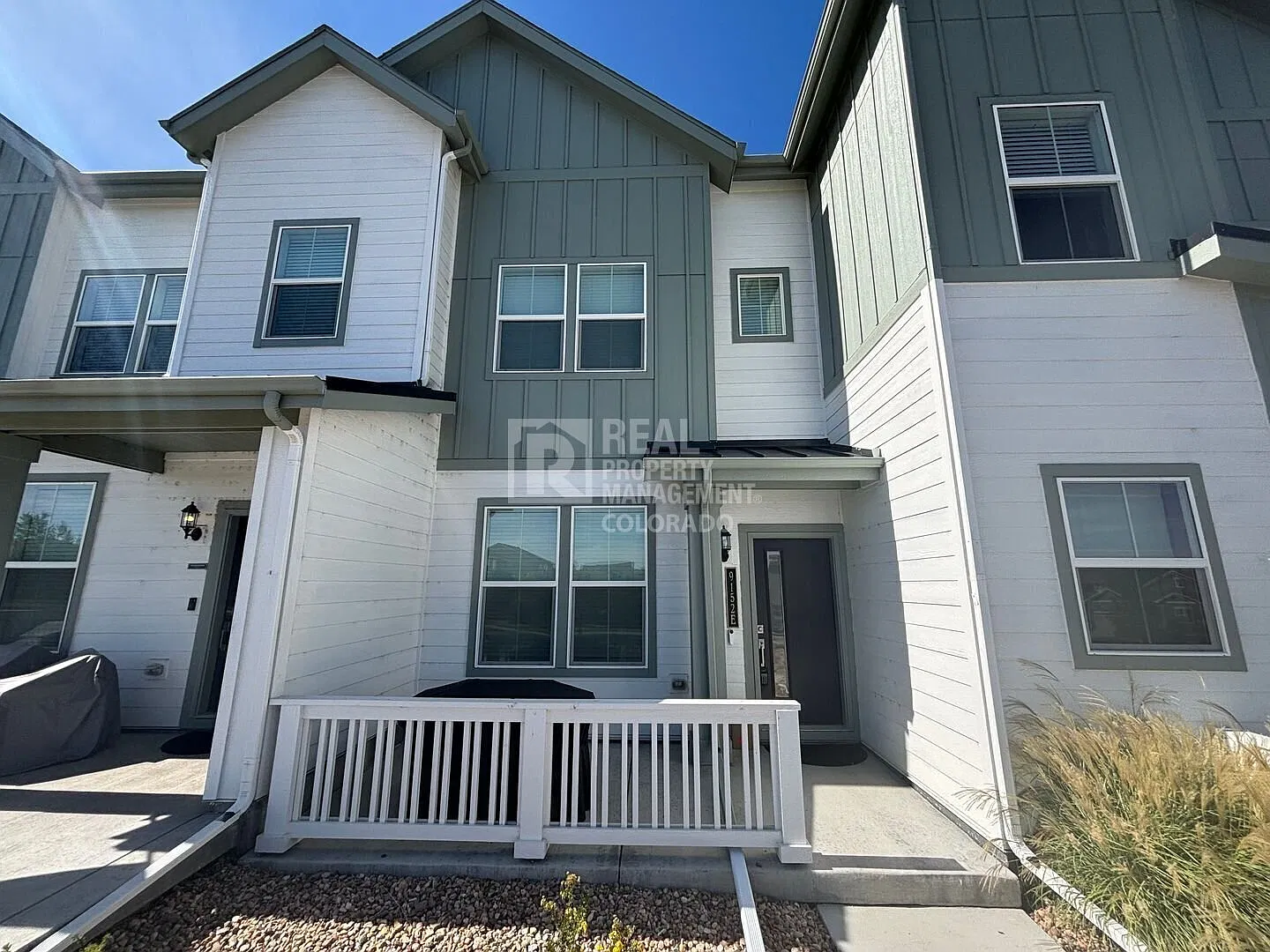 Gorgeous Like-New 2-Bedroom Townhome in Arvada! — Photo 2