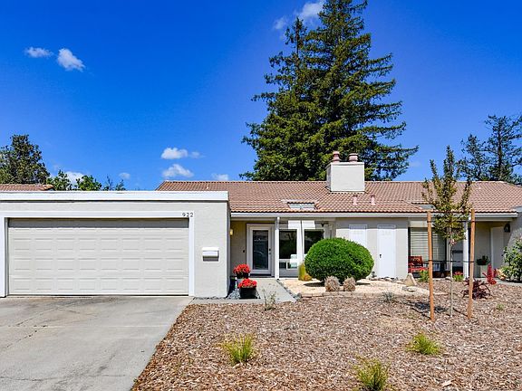 2nd image of 922 Mariposa Lane