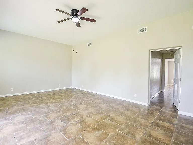 2110 Pickerton Dr — Photo 13