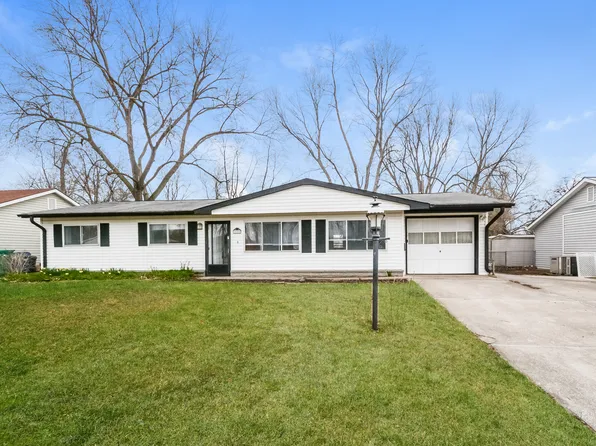 1145 Swallow Ln, Florissant, MO 63031