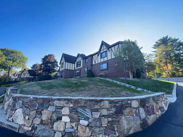 10 Royal Lake Dr APT 6, Braintree, MA 02184