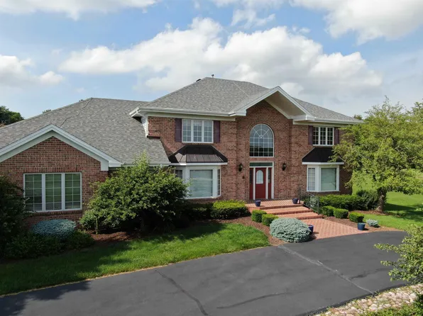 520 Schauer Ln, Rockford, IL 61107