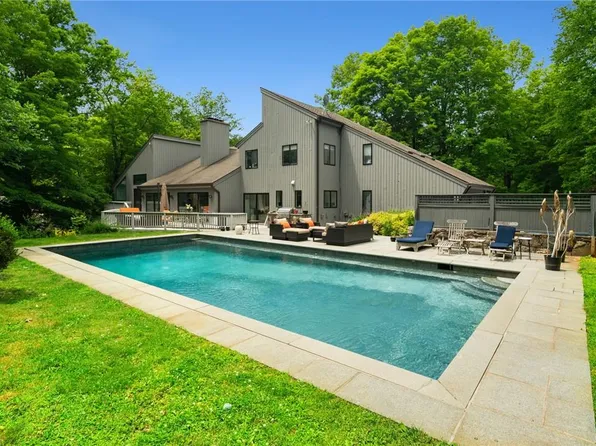 9 Patterson Road, Pound Ridge, NY 10576