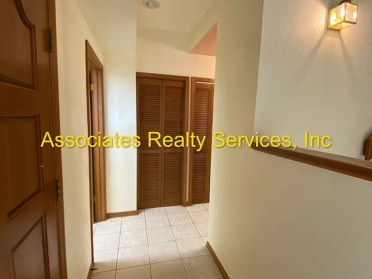 5416 NW 9th Ln — Photo 4