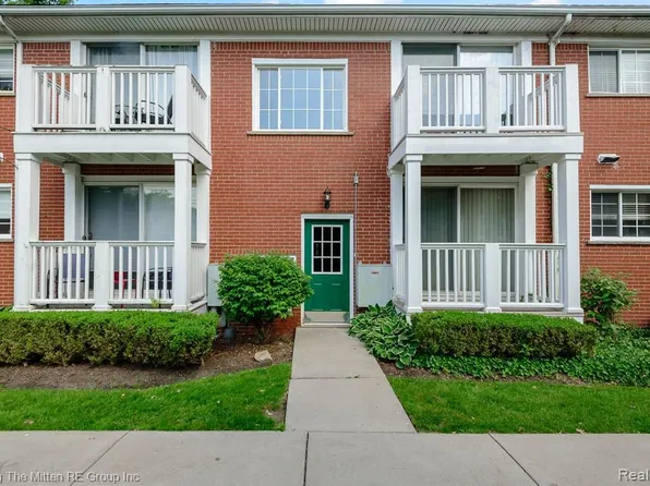 487 N Eton St APT B6, Birmingham, MI 48009