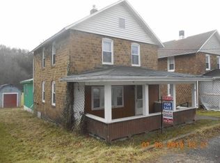 44 Vanderbilt St, Commodore, PA 15729