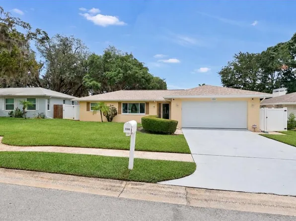 3300 Sand Key Dr, Palm Harbor, FL 34684