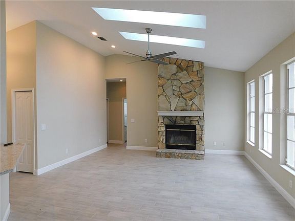 2nd image of 1727 Leichester Ct
