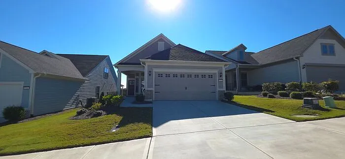 3 bed, 2.0 bath, 1441 sqft, $2,595 — Photo 1