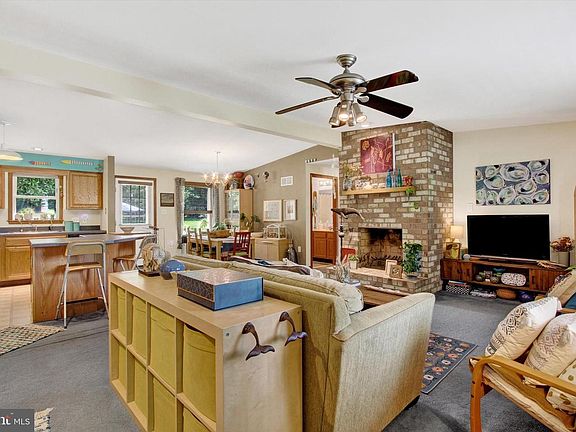 5th image of 659 Curtis Dr