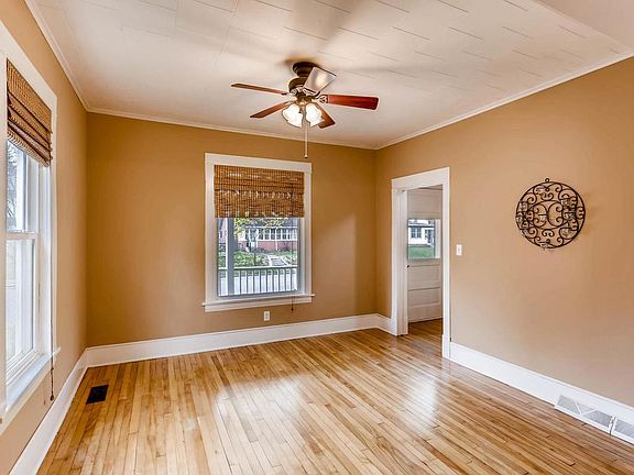 2nd image of 1239 Thomas Ave