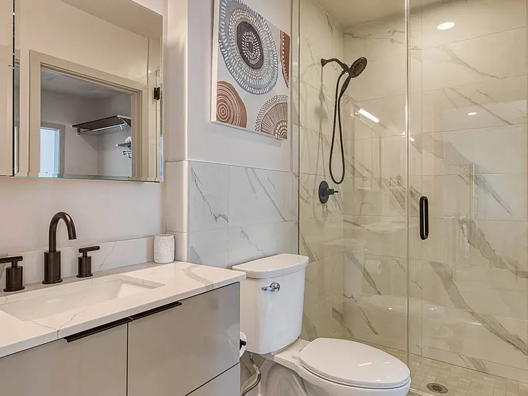 Marshall Floorplan Luxurious Bathroom