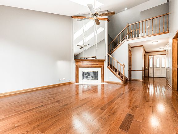 4th image of 540 Cherbourg Ct S