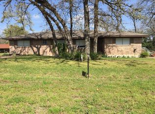 15 Springview Ln, Hilltop Lakes, TX 77871