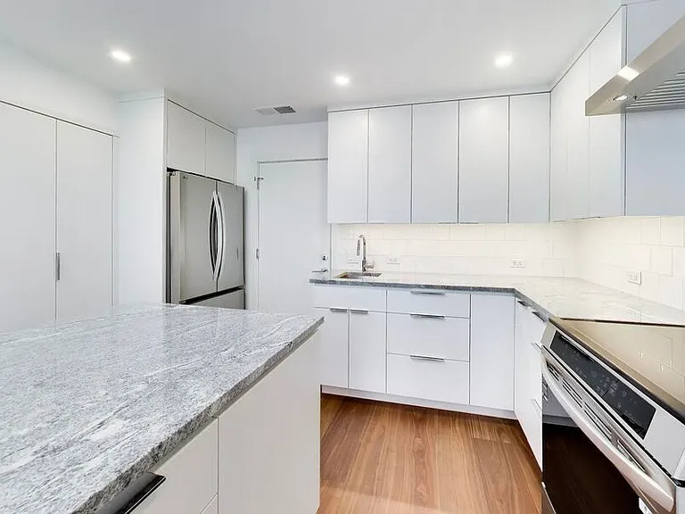 4017 San Francisco Ter — Photo 3